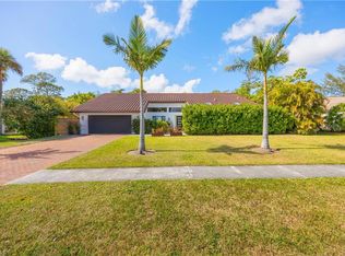 2323 Pinewoods Cir #13, Naples, FL 34105