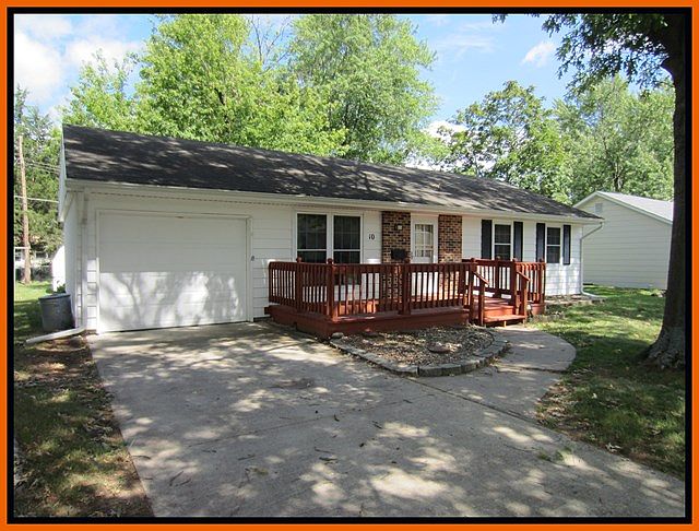1st image of 10 Kirkwood Ln