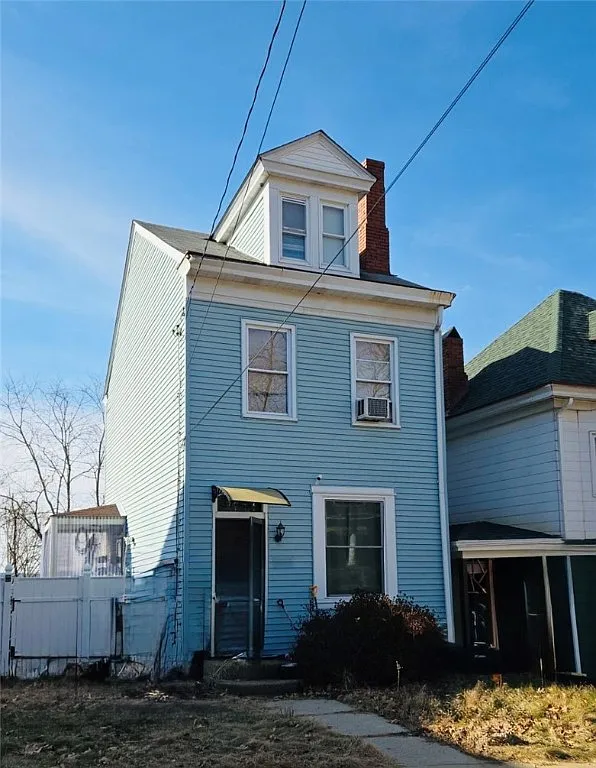 3745 Wapello St photo 1
