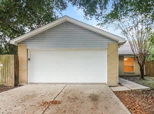 10003 Tahoka Ln, Sugar Land, TX 77498