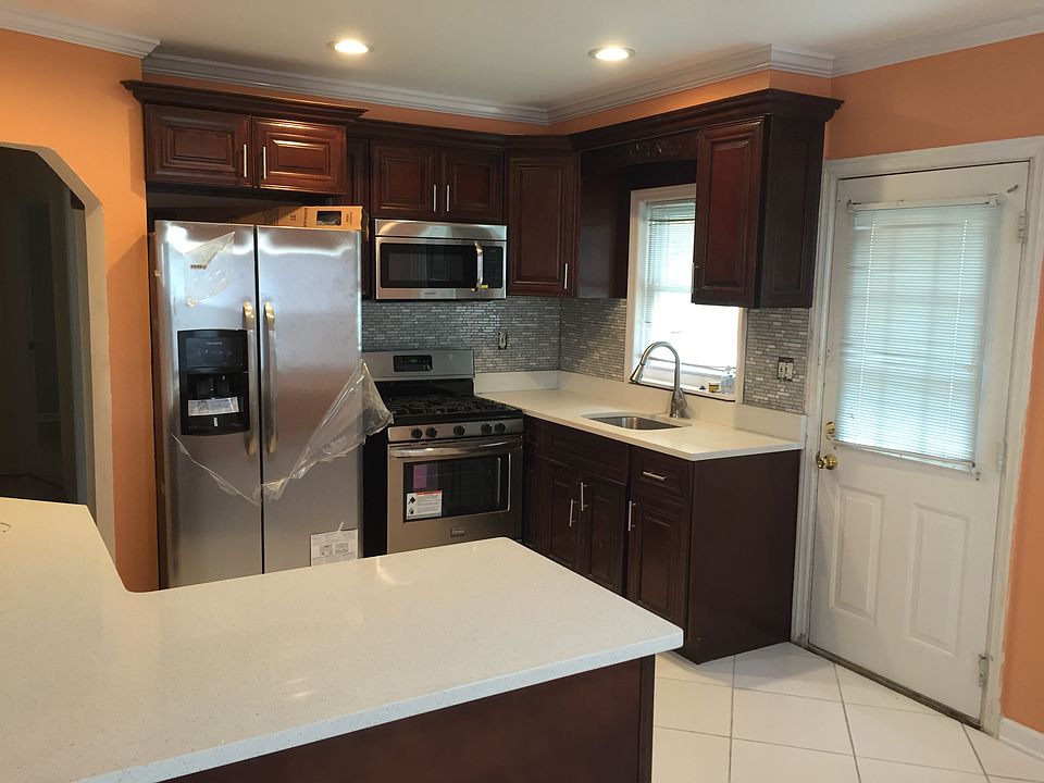 1st image of 290 N Corona Ave