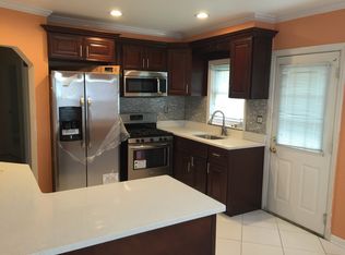 290 N Corona Ave, Valley Stream, NY 11580