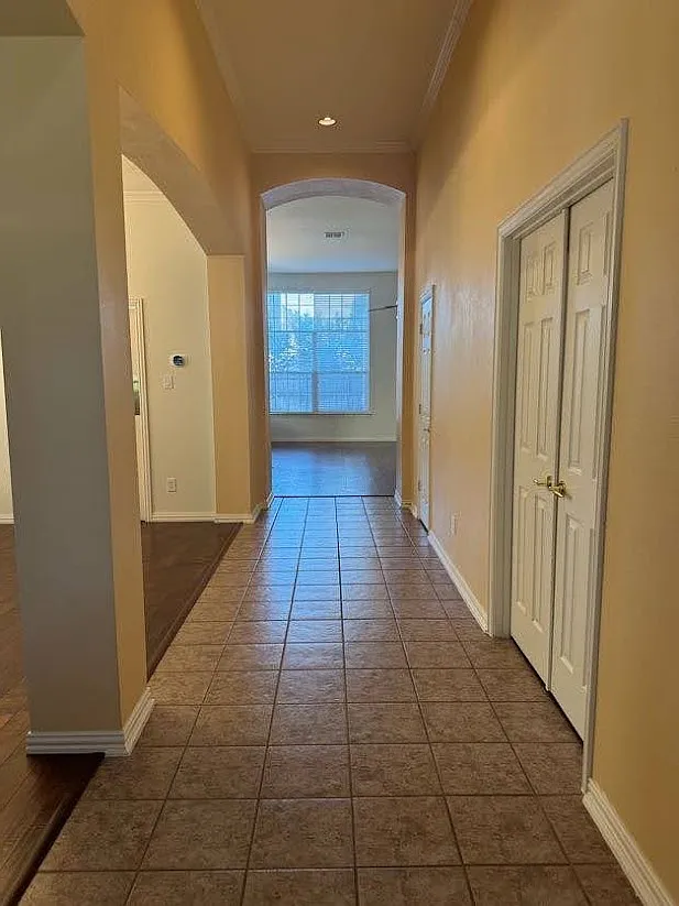4 bed, 2615 sqft, $2,995 — Photo 3