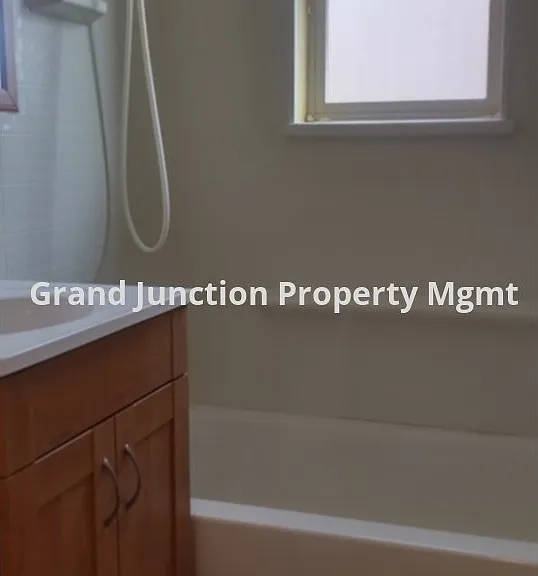 522 Compton St — Photo 26