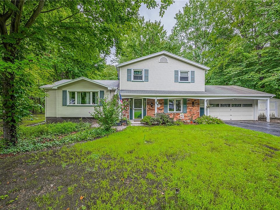 1st image of 20 Charleswood Dr