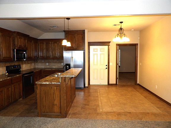 3rd image of 4407 SW Rosemary Way