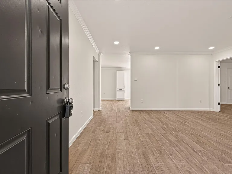 25409 Pebble Dr — Photo 5