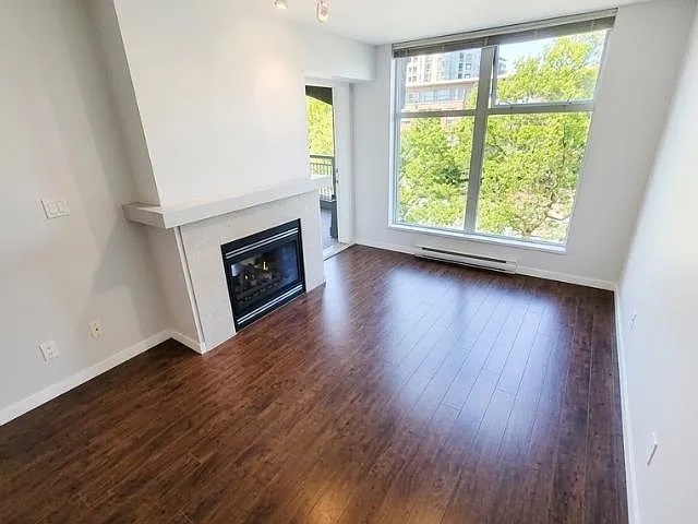 8460 Granville Ave #410 — Photo 2
