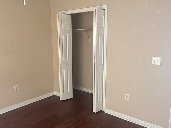 4th image of 955 Highland Crest Cir