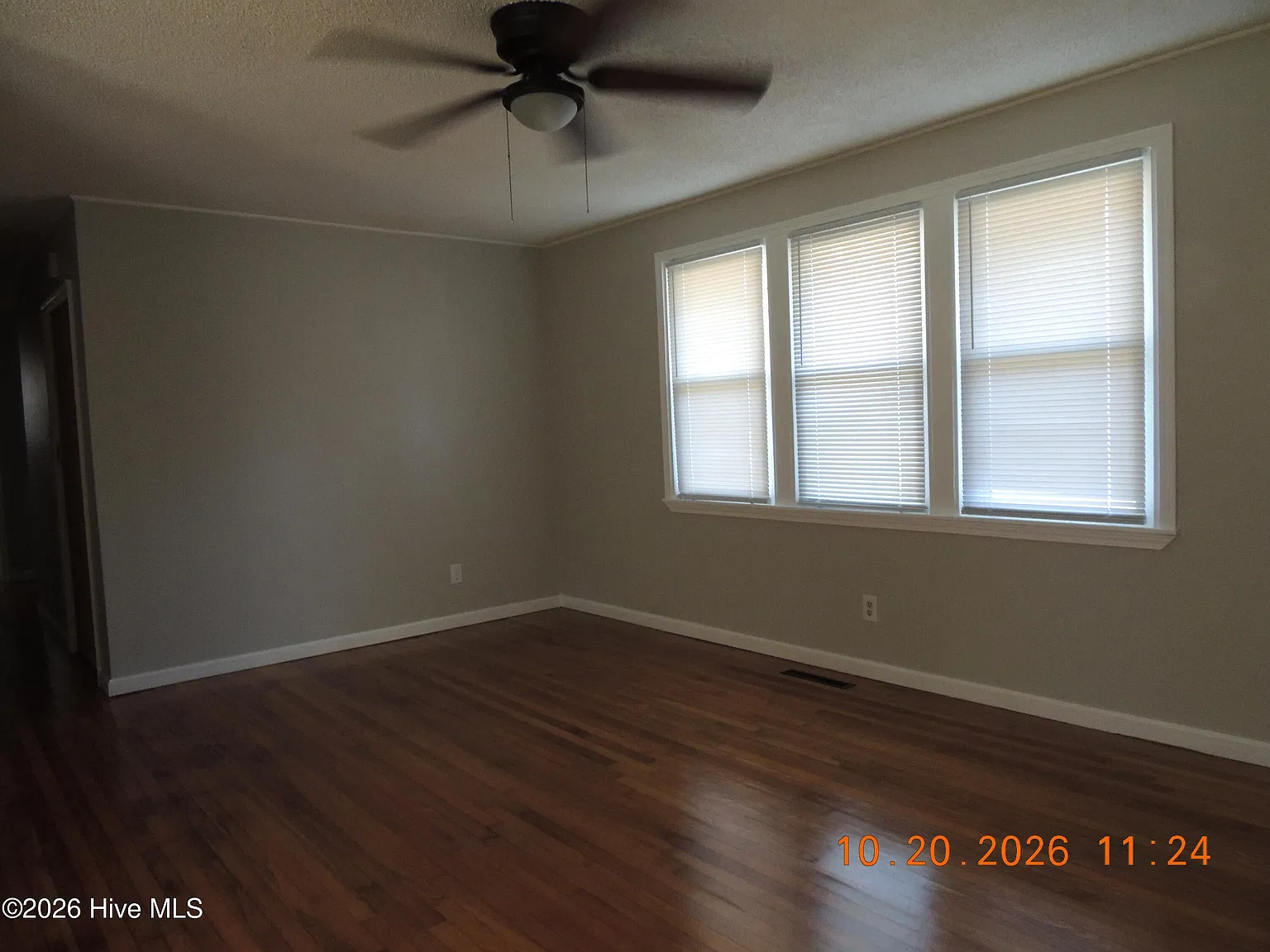 3 bed, 1.0 bath, $1,350 — Photo 2