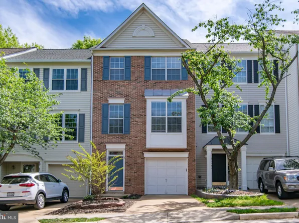 45527 Grand Central Sq, Sterling, VA 20166