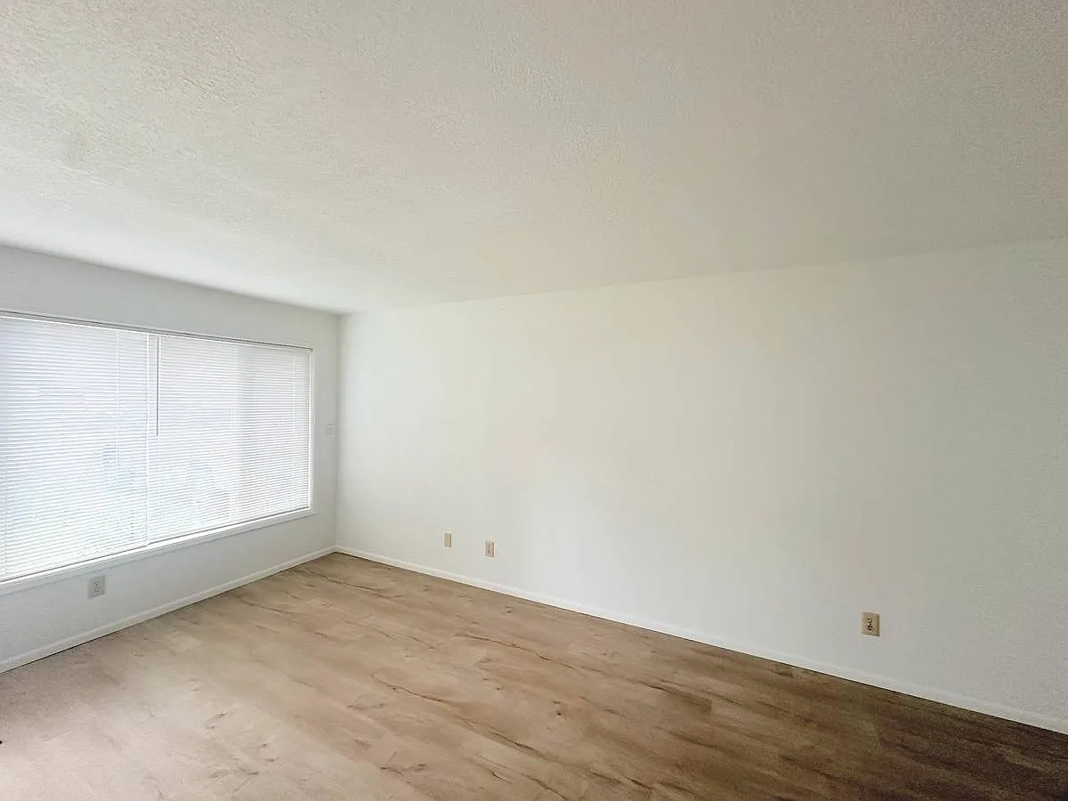 2 bed, $1,695 — Photo 3