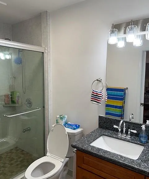 2240A Metcalf St — Photo 4