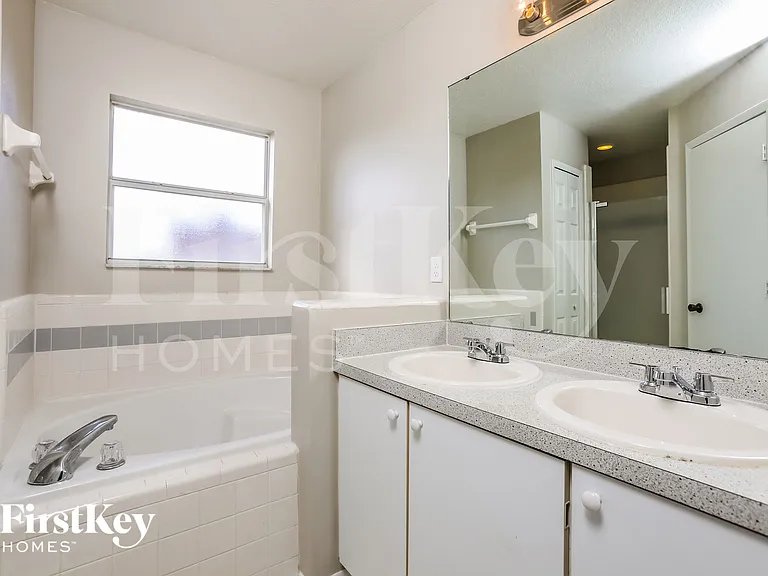 62 Abbey Hollow Dr — Photo 9