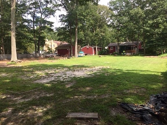 Huge backyard all 6' fenced in!