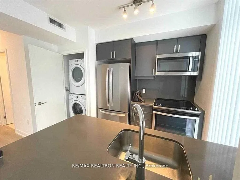 50 Wellesley St E #1111 — Photo 7