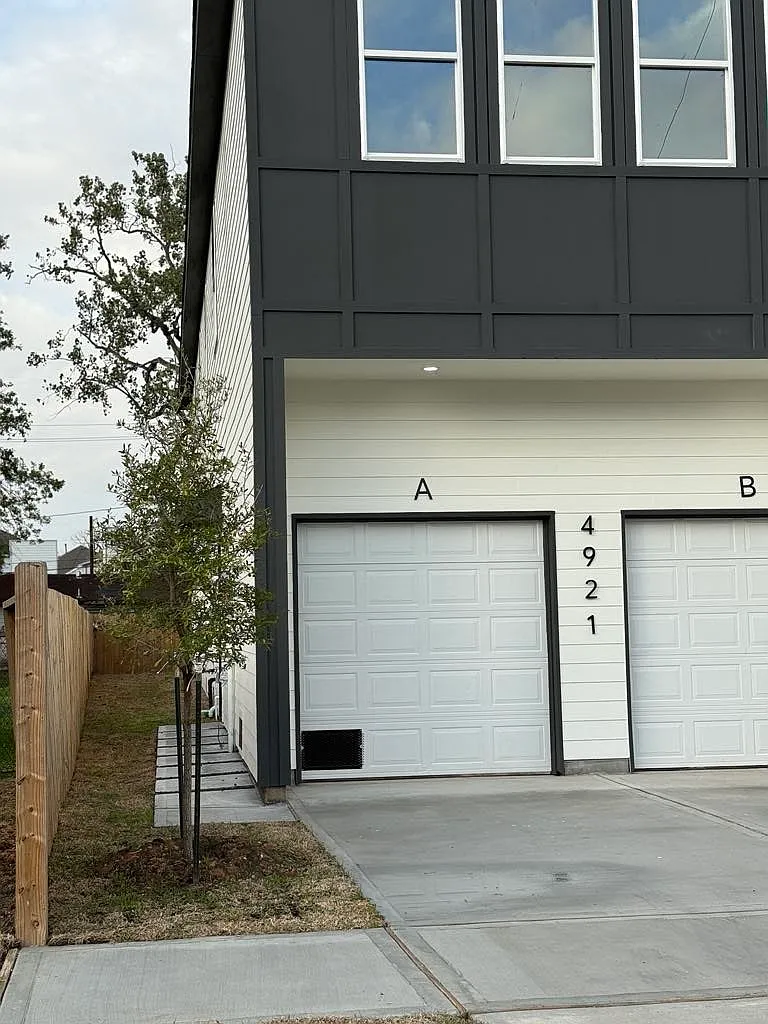 4921 Pederson Street, Unit A — Photo 3