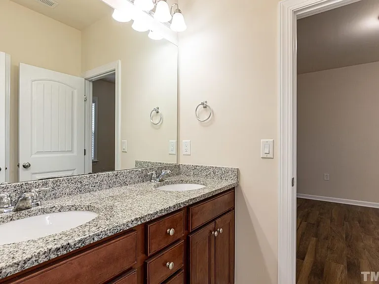 407 Daylin Dr — Photo 21