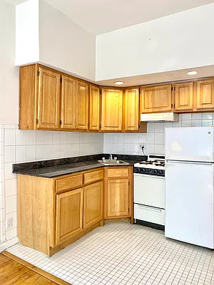 Rented by Paley Management | media 10