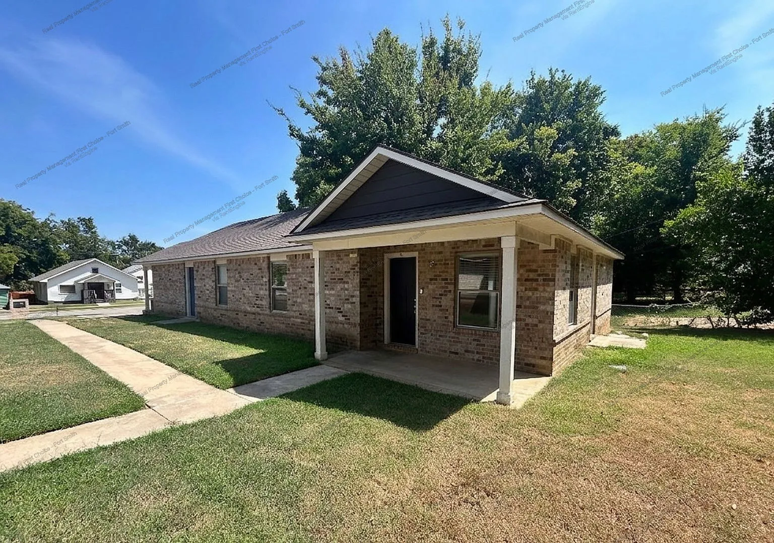 2 bed, 2.0 bath, 900 sqft, $920 — Photo 1