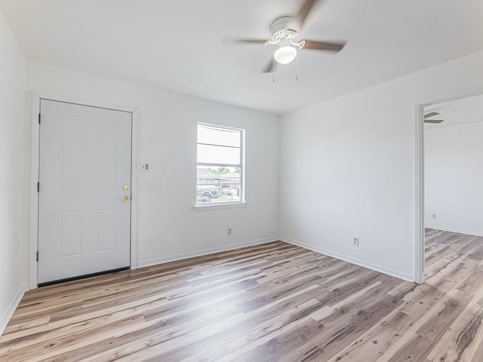 2 bed, 700 sqft, $695 — Photo 4