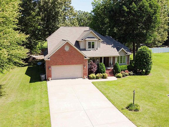 2nd image of 145 Stonecreek Pl