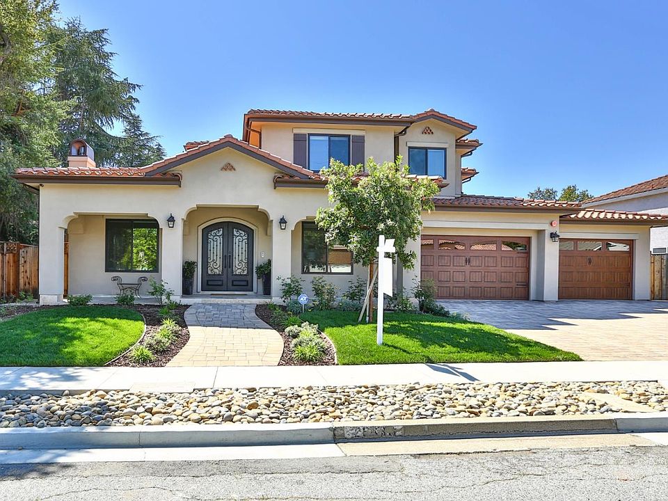 1st image of 20696 Greenleaf Dr