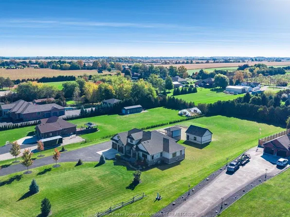 1336 Deer Run Rd, Leamington, ON N8H 3V7