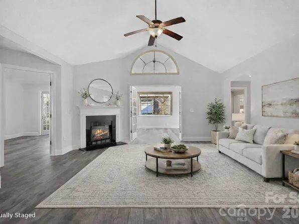 6 Mountain Meadow Cir, Weaverville, NC 28787