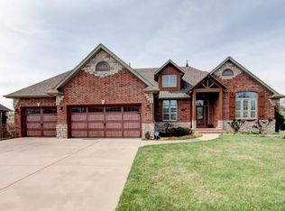 6247 S Riverbend Rd, Springfield, MO 65810