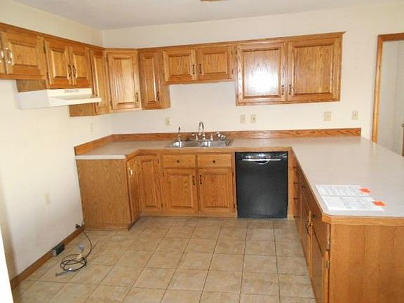 4th image of 593 12th St