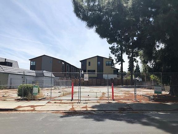 4th image of 120 El Camino Real