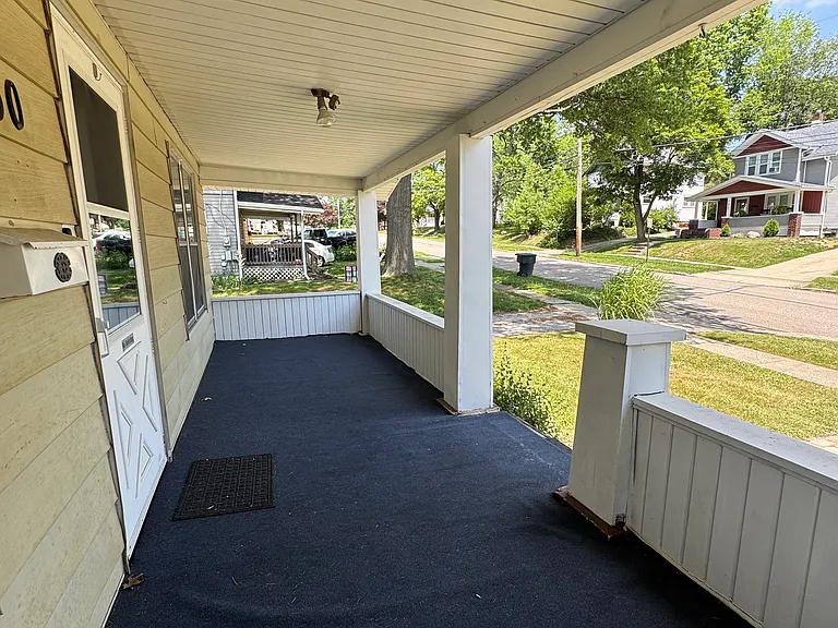 160 Fairview Ave — Photo 4