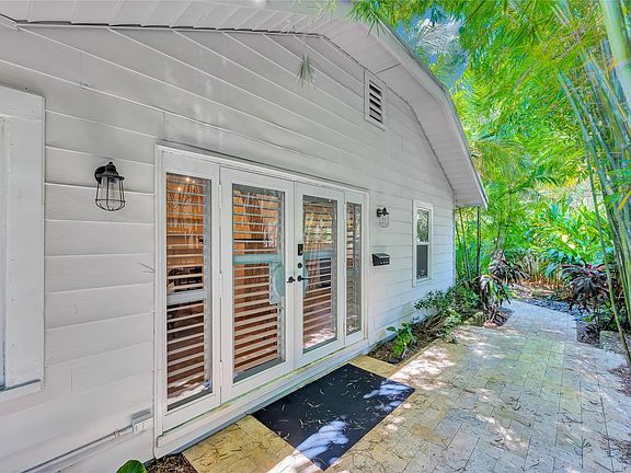 2nd image of 731 NE 17th Avenue