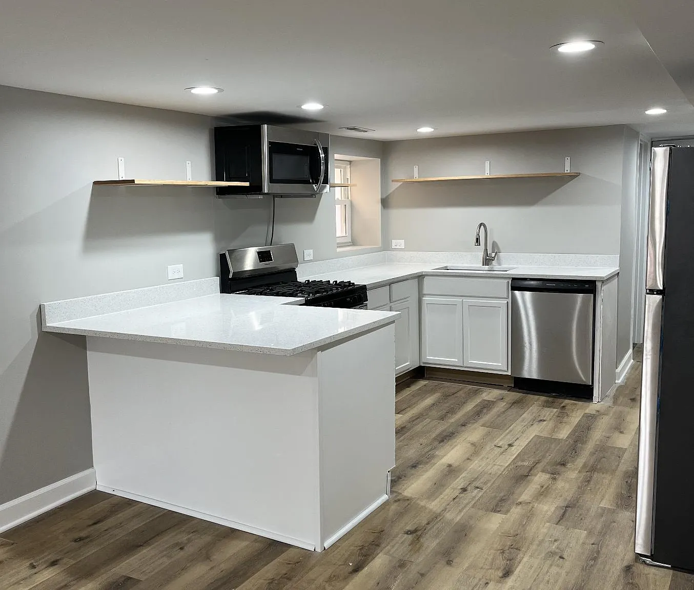 2 bed, $1,800 — Photo 3