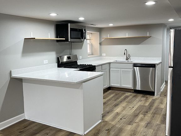 3rd image of 2304 N Major Ave #B
