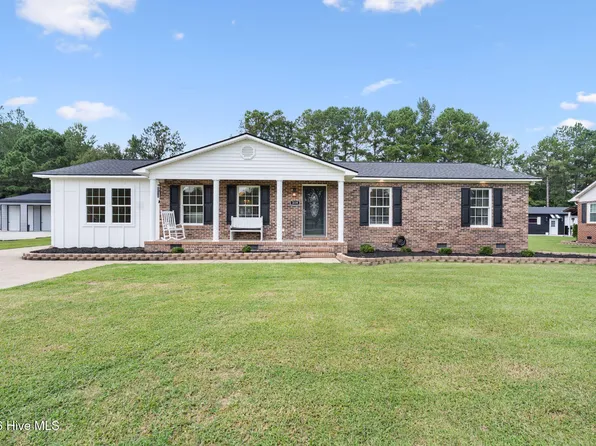 219 Oakwood Heights Drive, Lumberton, NC 28358