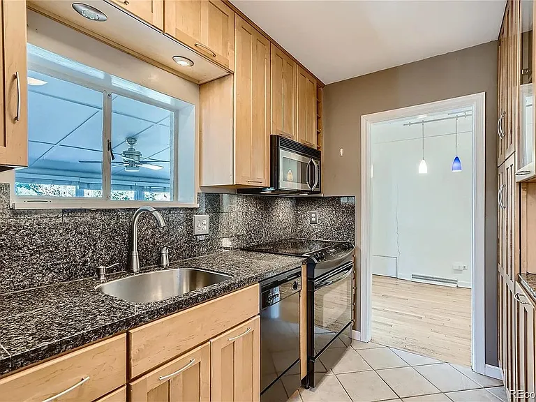 910 Forest St — Photo 10
