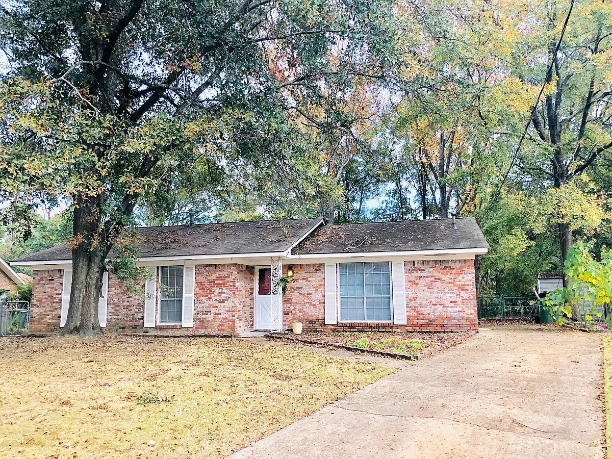 Building Photo - 241 Kroy Dr
