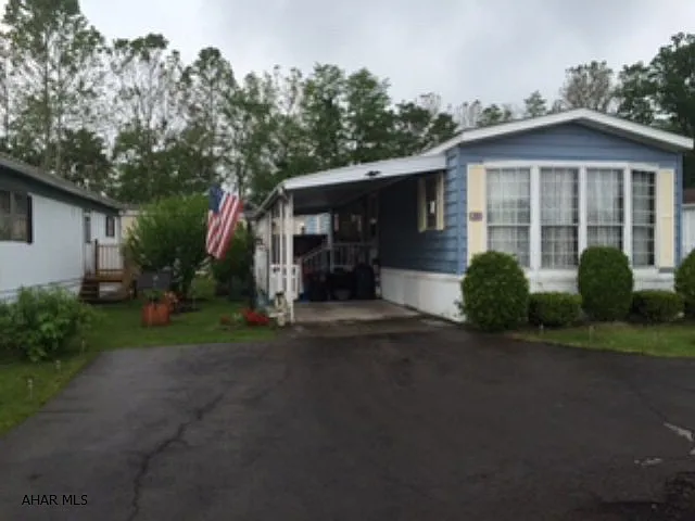 1006 Rosewood Dr photo 1