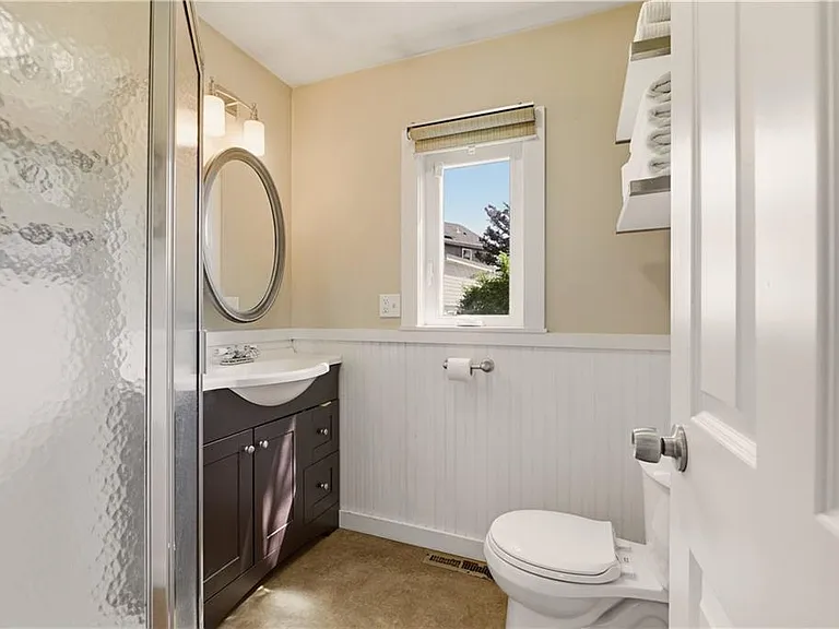 272 Riverside St — Photo 31