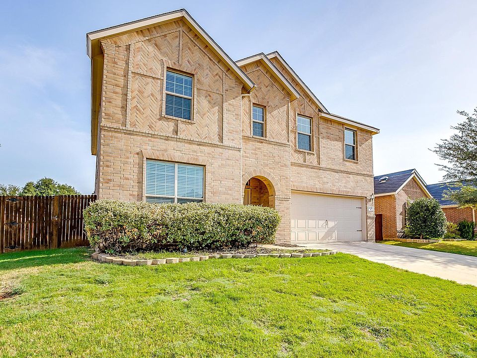 1st image of 428 Foxcraft Dr