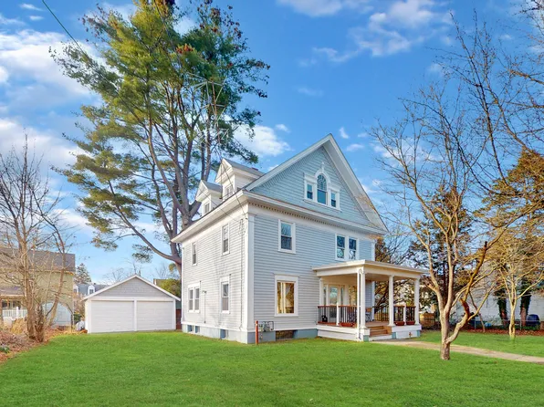 105 Avenue I, Matamoras, PA 18336