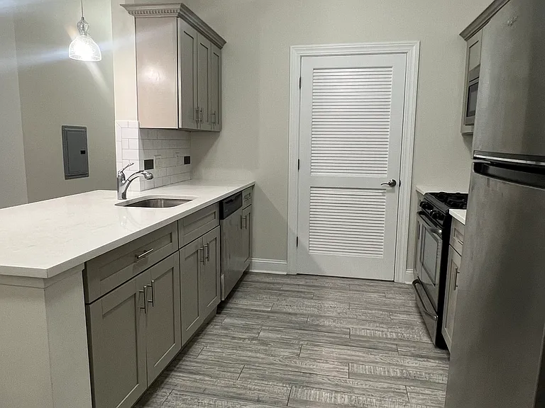 743 Park Ave #201 — Photo 1