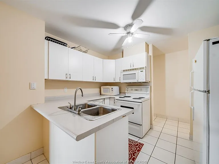 540 Ouellette Ave #5B — Photo 16