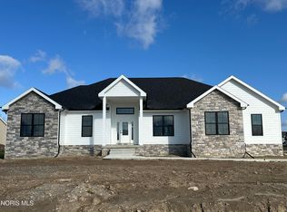 3760 Turtle Creek Dr, Perrysburg, OH 43551