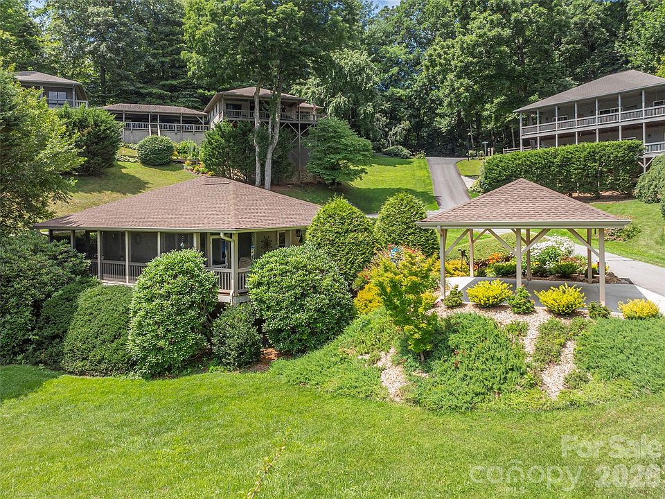 1st image of 323 Hawks Crest Dr