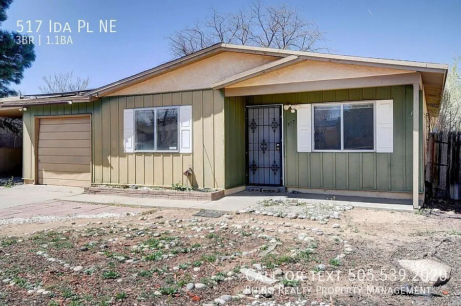 Charming 3 Bedroom 1.5 Bathroom Home In The NE! — Photo 2