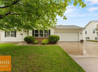 5122 Prairie Rose Rd, Madison, WI 53704