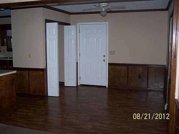 Dinning / laundry room